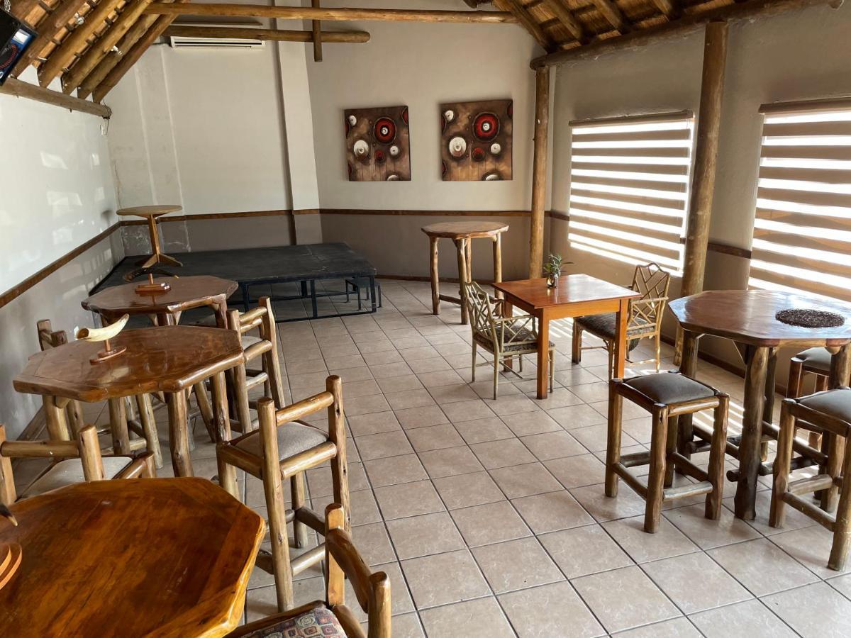 Buffalo Hotel Hectorspruit Екстер'єр фото